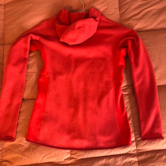 Patagonia Full Zip Sweater/Hoodie - Picture 2 of 3